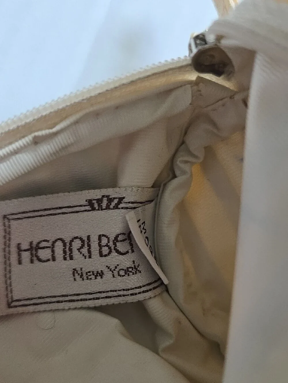 VINTAGE HENRI BENDEL SMALL MAKE UP CASE